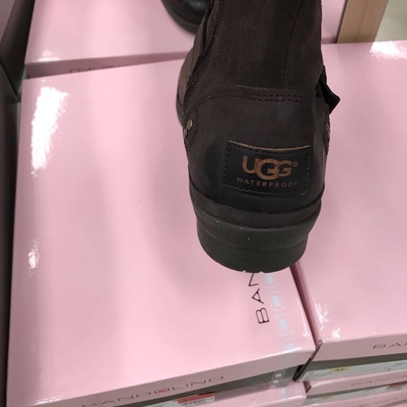 Brown Suede waterproof Ugg boots - Picture 4 of 9